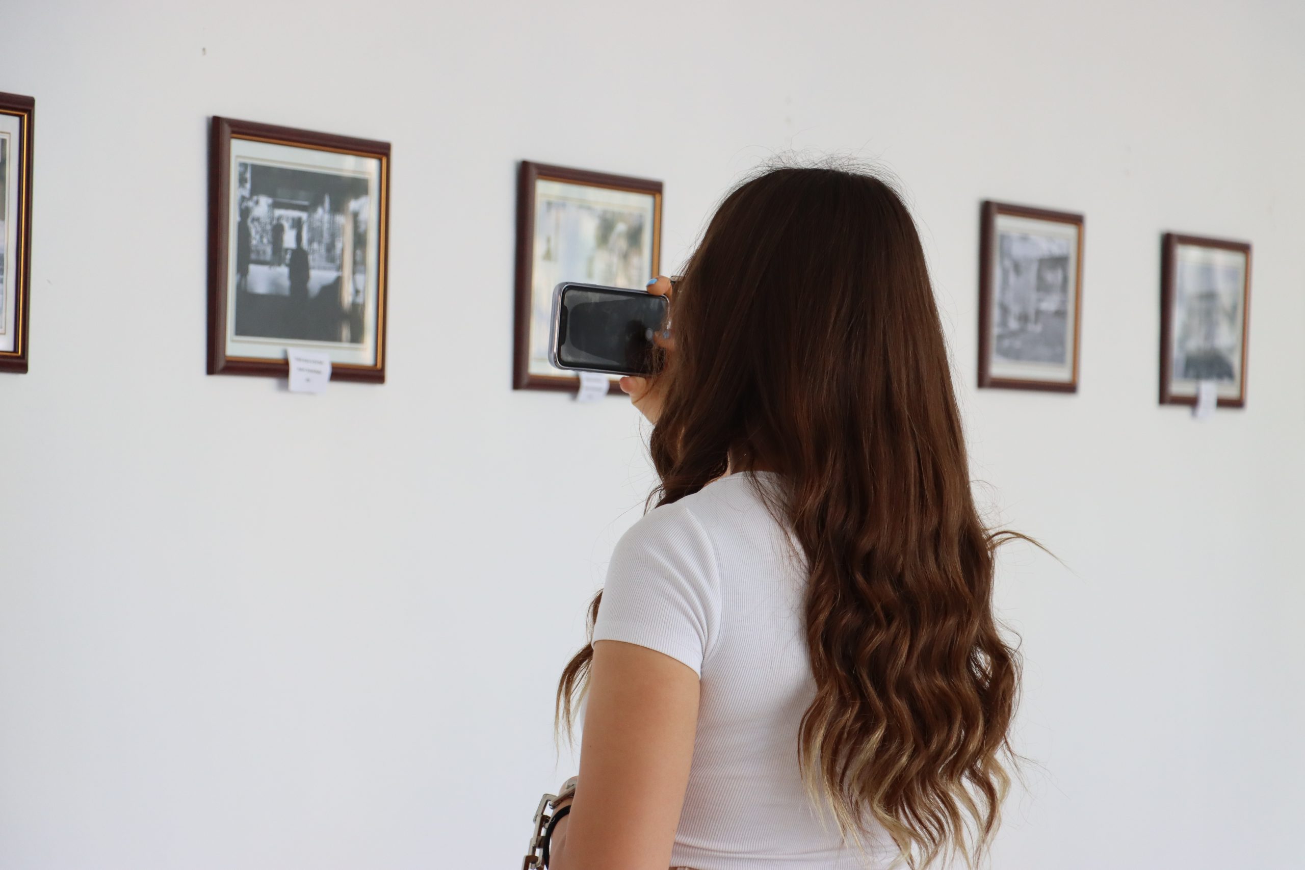 Çaste nga Durrësi pas tërmetit dhe pandemisë, sjellë në një ekspozitë fotografike